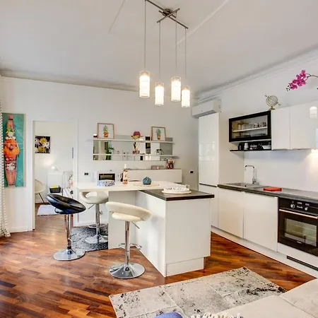 Apartment Superbe Appartement, Plein Centre De *