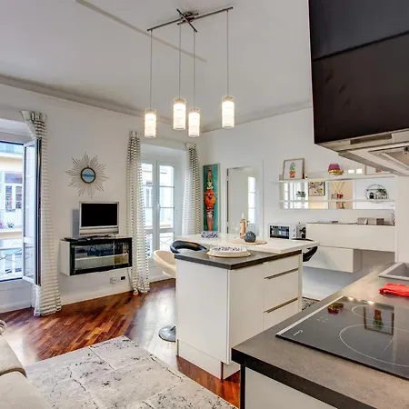 Superbe Appartement, Plein Centre De *
