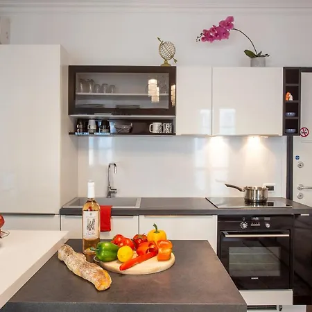 Superbe Appartement, Plein Centre De
