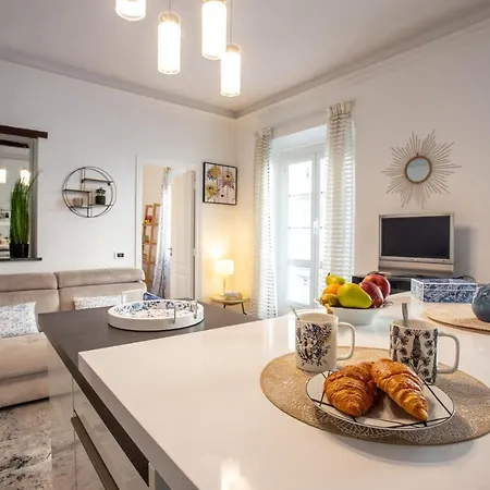 Superbe Appartement, Plein Centre De 公寓 *